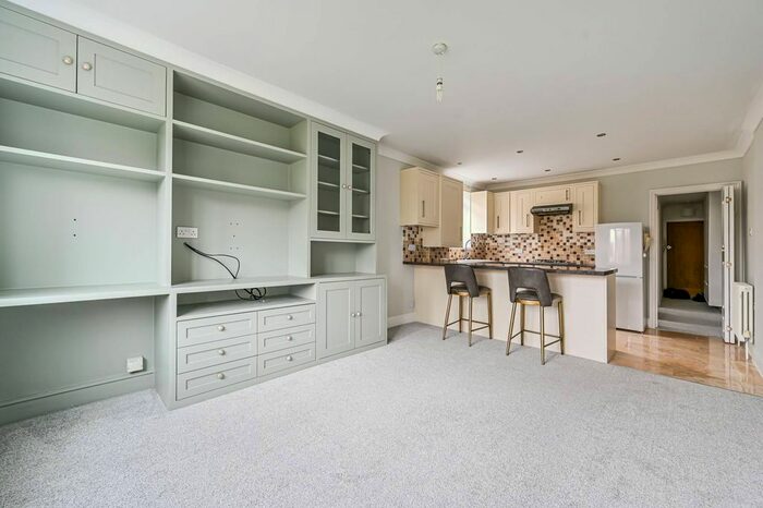 1 Bedroom Flat To Rent In Culverden Road, Balham, London, SW12