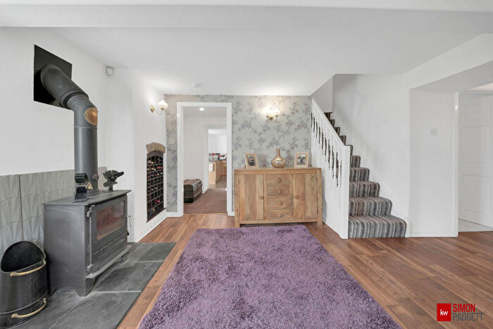 4 Bedroom Detached House For Sale In Edge End Avenue, Brierfield, BB9