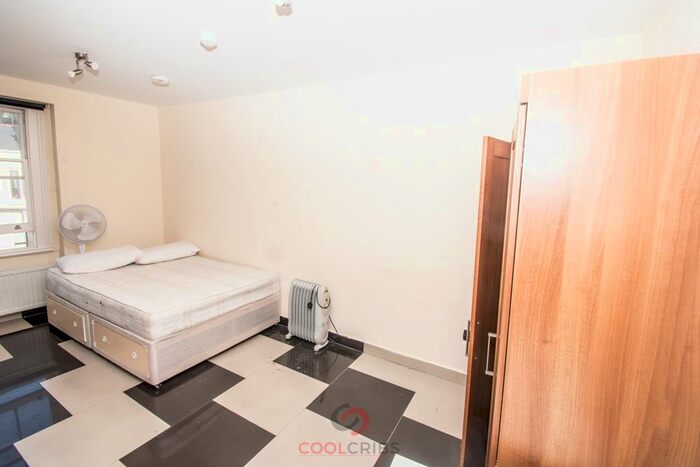 Studio To Rent In Leinster Gardens, Bayswater W2