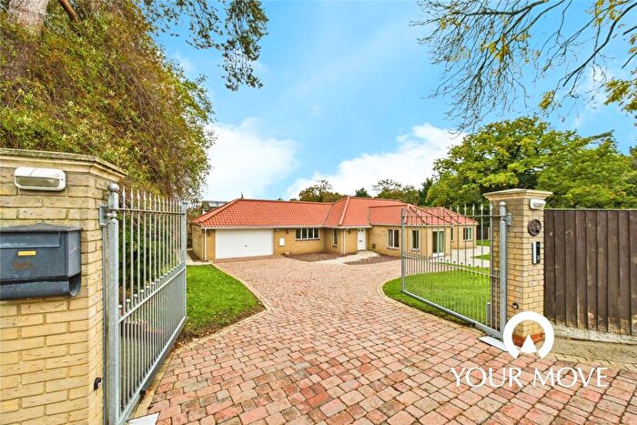 4 Bedroom Bungalow For Sale In Lowestoft Road, Worlingham, Beccles, Suffolk, NR34