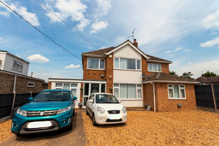 5 Bedroom Detached House For Sale In Postland Road, Crowland, Peterborough, PE6