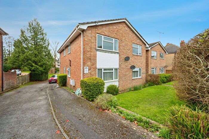 1 Bedroom Flat For Sale In Woodmill Lane, Southampton, SO18
