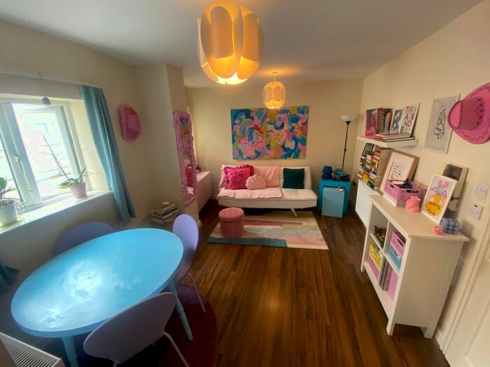 1 Bedroom Flat To Rent In West Street, St. Philips, Bristol, BS2