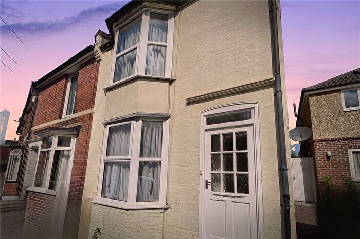 3 Bedroom End Of Terrace House To Rent In Pretoria Road, Canterbury, Kent, CT1