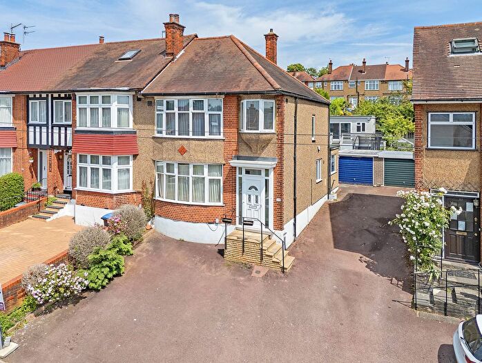 3 Bedroom End Terrace House For Sale In Windmill Gardens, Enfield, EN2