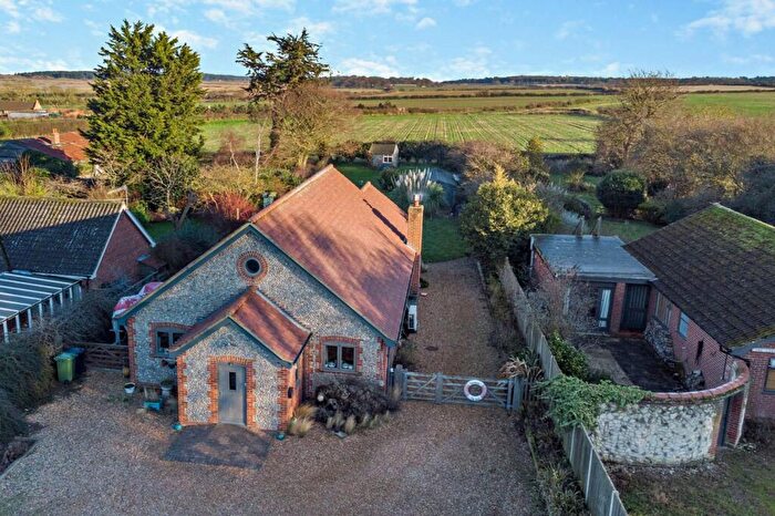 3 Bedroom Bungalow For Sale In Burnham Overy Staithe, Norfolk, PE31