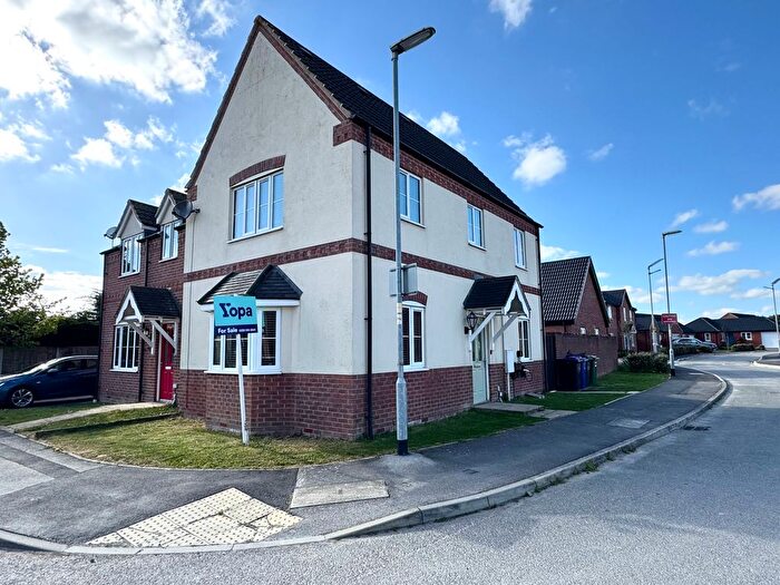3 Bedroom Semi-Detached House For Sale In Saxon Way, Bardney, LN3