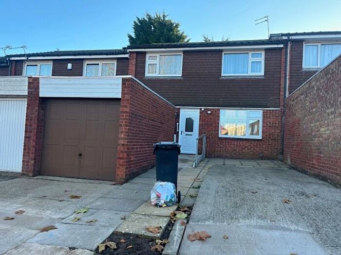 3 Bedroom Semi-Detached House To Rent In Champion Close, Leicester, LE5