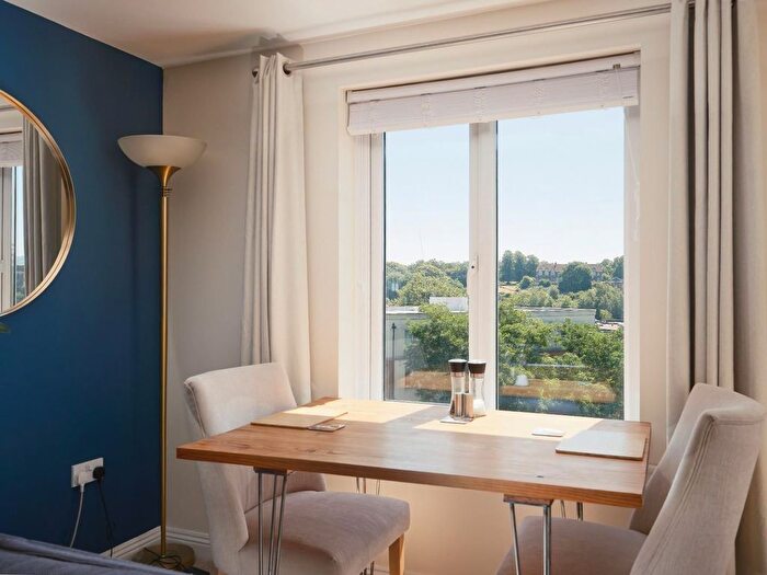 2 Bedroom Flat For Sale In Squires Court, Bedminster, BS3