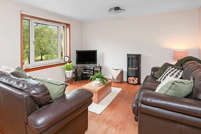 2 Bedroom Maisonette For Sale In Abbeyhill Crescent, Abbeyhill, Edinburgh, EH8