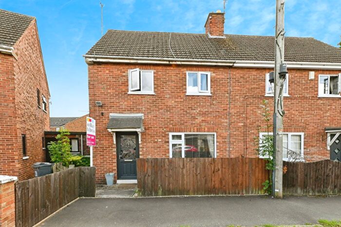 3 Bedroom Semi-Detached House For Sale In Sculthorpe Avenue, West Lynn, King's Lynn, PE34