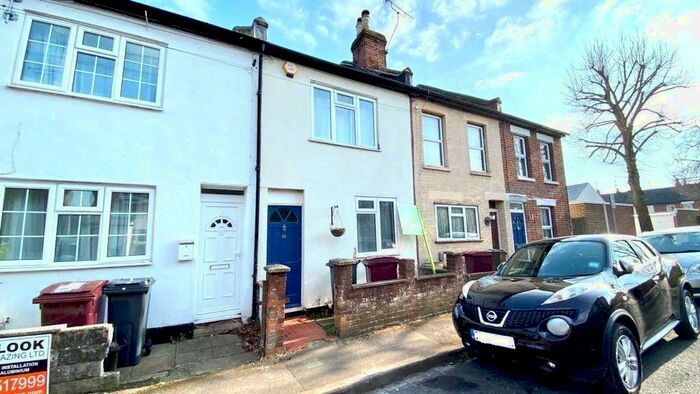 2 Bedroom Terraced House To Rent In Cholmeley Place, Reading, Berkshire, RG1