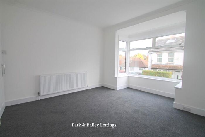 3 Bedroom House To Rent In Bedroom Semi Detached House In Caterham On The Hill, CR3