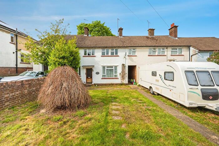 3 Bedroom Terraced House For Sale In Hawthorn Close, Linslade, Leighton Buzzard, LU7