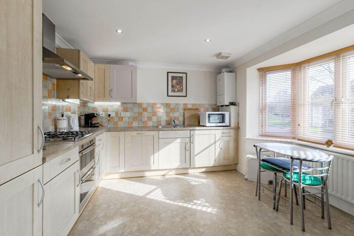 3 Bedroom Flat For Sale In Woodall Close, Middleton, MK10