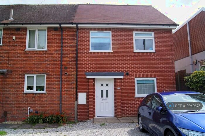 3 Bedroom Terraced House To Rent In East Way, Bournemouth, BH8