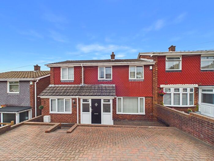 3 Bedroom Semi-Detached House For Sale In Grisedale Gardens, Gateshead, NE9