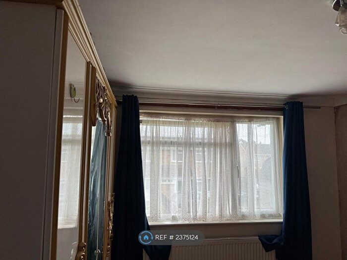 3 Bedroom Terraced House To Rent In Goodman Park, Slough, SL2