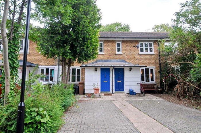 2 Bedroom Terraced House To Rent In Manor Road, Stoke Newington, N16