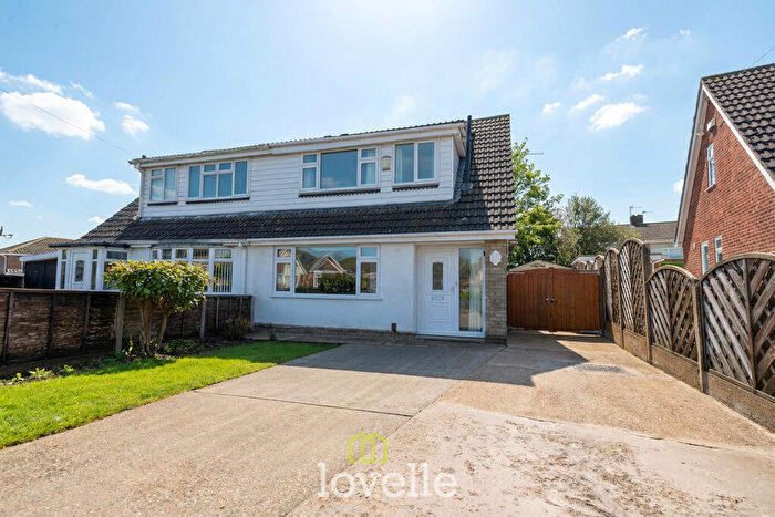 3 Bedroom Semi Detached House For Sale In Atkinsons Lane, Waltham, DN37