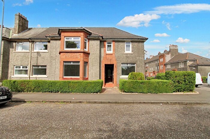 3 Bedroom Flat For Sale In Barclay Square, Renfrew, Renfrewshire, PA4