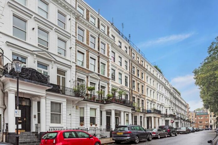 2 Bedroom Flat To Rent In Courtfield Gardens, London, SW5
