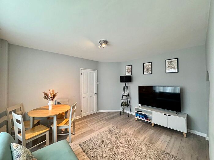 2 Bedroom Terraced House For Sale In Deansbrook Road, Edgware, HA8