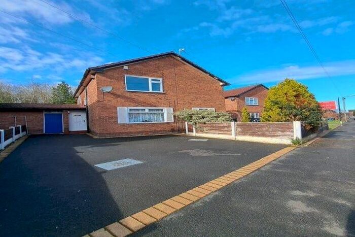 2 Bedroom Flat To Rent In Keswick Road, Altrincham, WA15