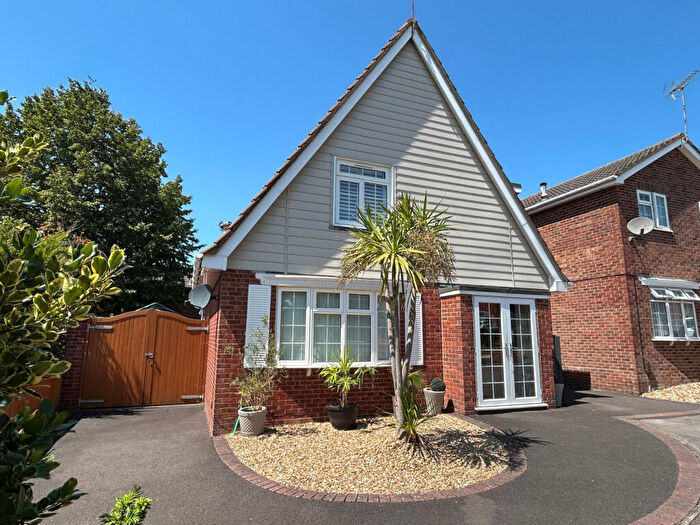 3 Bedroom Detached House For Sale In Hawkchurch Gardens, Canford Heath, Poole, BH17