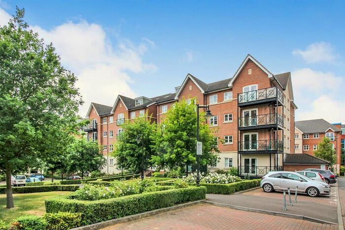 2 Bedroom Flat To Rent In Viridian Square, Aylesbury, HP21