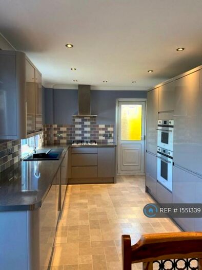 3 Bedroom Semi-Detached House To Rent In Canute Road, Deal, CT14