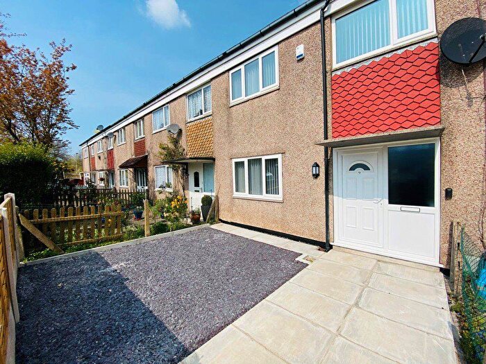 3 Bedroom Semi-Detached House To Rent In Kennedy Avenue, Macclesfield, SK10