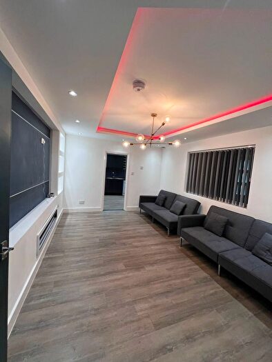 4 Bedroom End Terrace House To Rent In Swansea, West Glamorgan, SA2