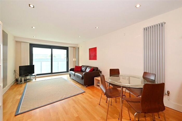 1 Bedroom Flat To Rent In Millharbour, Canary Wharf, London, E14