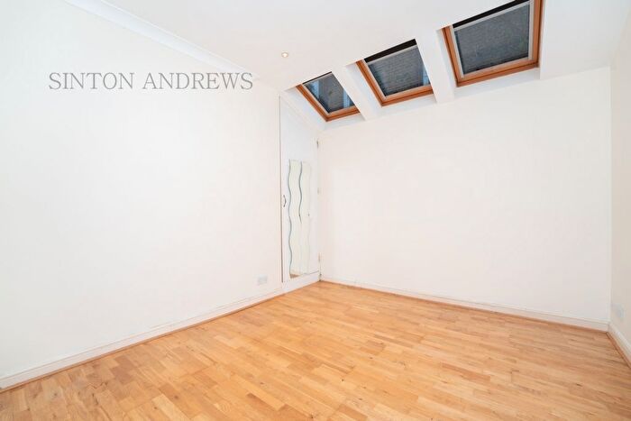 2 Bedroom Flat For Sale In Egerton Gardens, Ealing, W13
