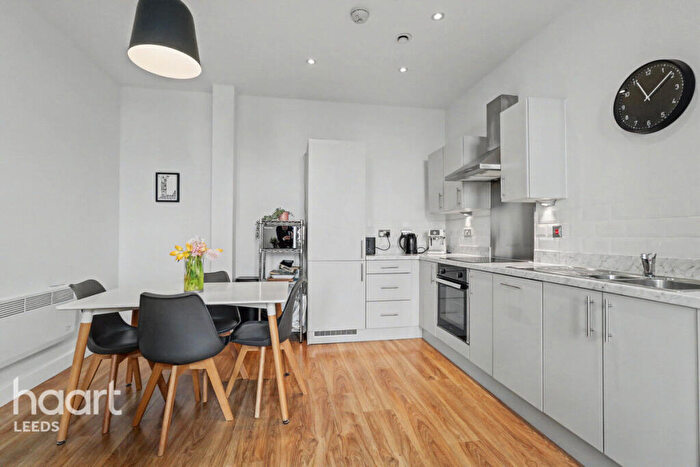 2 Bedroom Apartment For Sale In Atkinson Street, Leeds, LS10