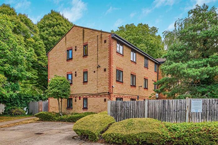 1 Bedroom Flat To Rent In John Maurice Close, Elephant And Castle, SE17