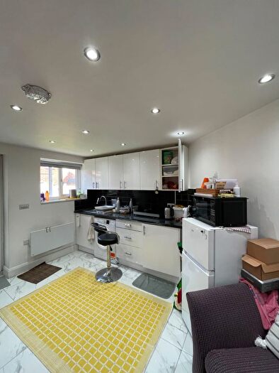 Studio To Rent In Field Close, TW4