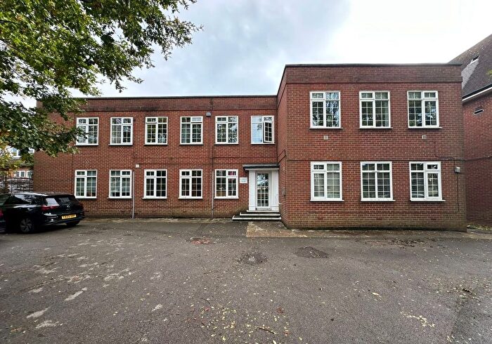 1 Bedroom Flat For Sale In Flat Elveden Court, Epsom Road, Leatherhead, Surrey, KT22