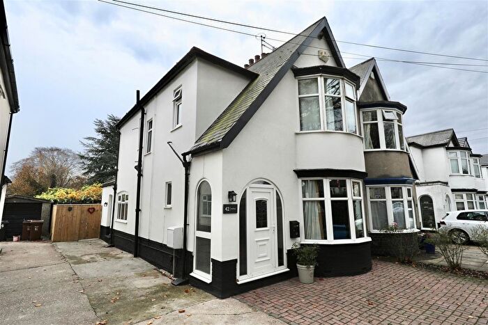 3 Bedroom Semi Detached House For Sale In Hall Road, Hull, HU6