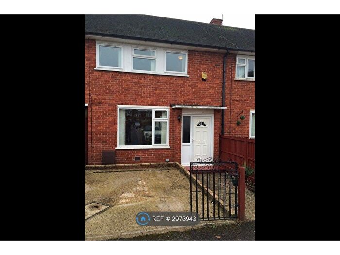 3 Bedroom Terraced House To Rent In Stanley Green West, Berkshire, SL3