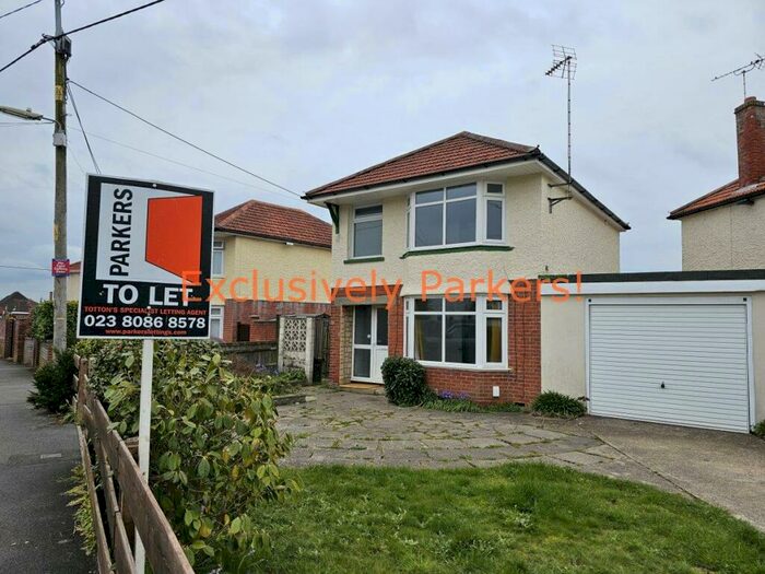3 Bedroom Detached House To Rent In St Michaels Road, Totton, SO40