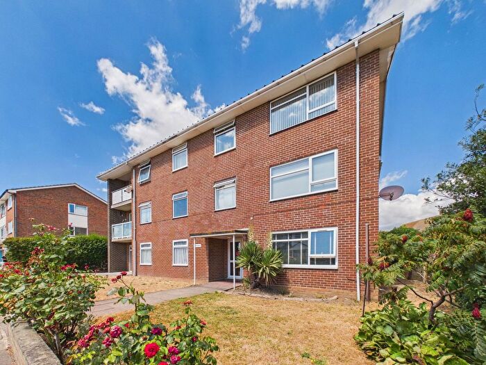 1 Bedroom Flat For Sale In Pebble Lodge, Beach Green, Shoreham By Sea, BN43