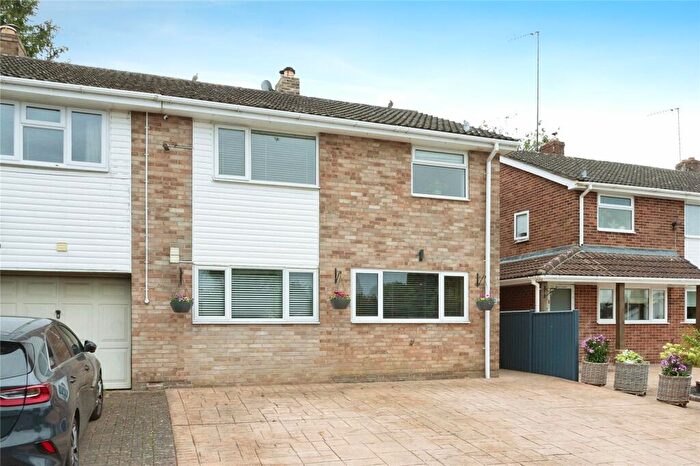 4 Bedroom Semi-Detached House For Sale In Orchard Road, Ardley, Bicester, Oxfordshire, OX27