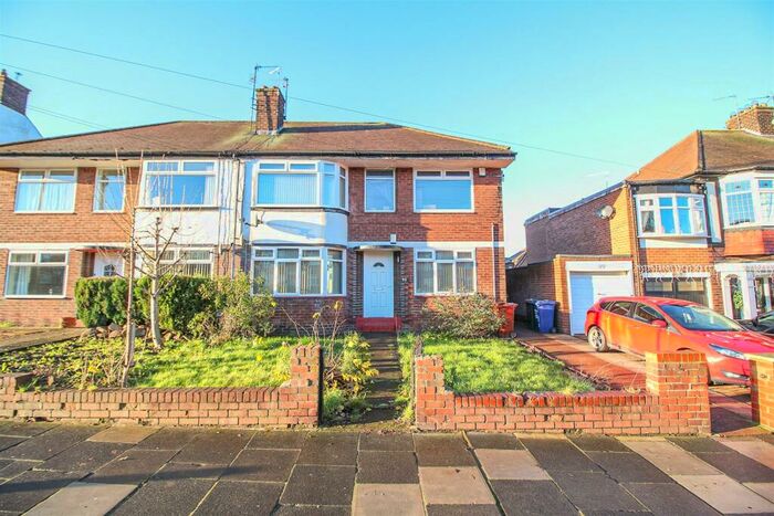 2 Bedroom Flat To Rent In Great North Road, Gosforth, Newcastle Upon Tyne, NE3