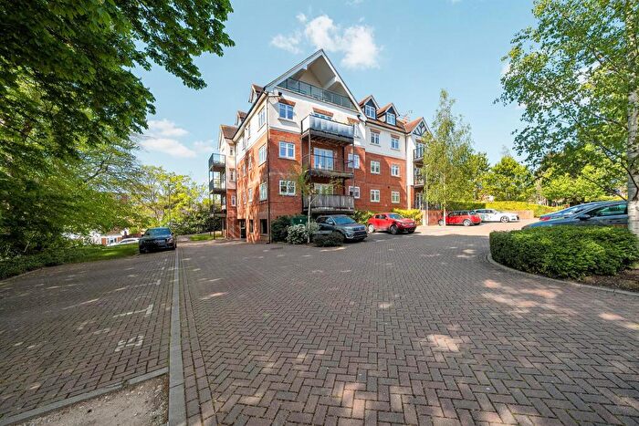2 Bedroom Apartment For Sale In Bhamra Gardens, Maidenhead, SL6