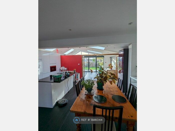 4 Bedroom End Of Terrace House To Rent In Southway, London, SW20