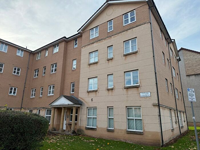 2 Bedroom Flat To Rent In Tytler Gardens, Edinburgh, EH8
