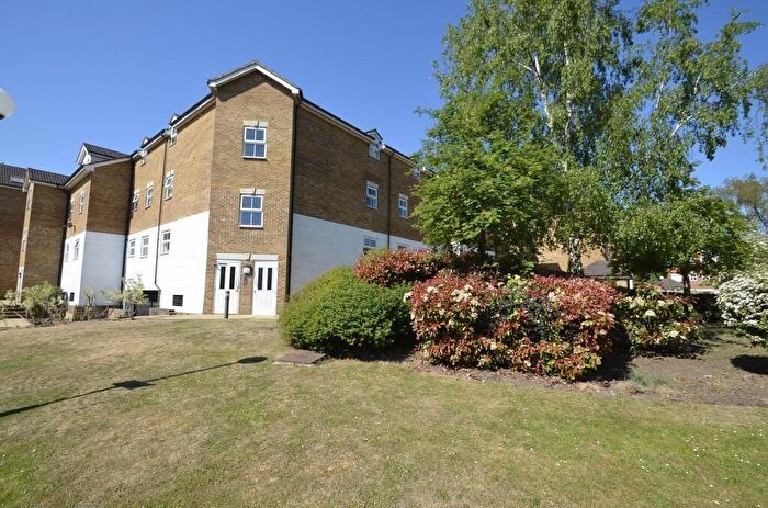3 Bedroom Flat To Rent In Staines-Upon-Thames, Surrey, TW19