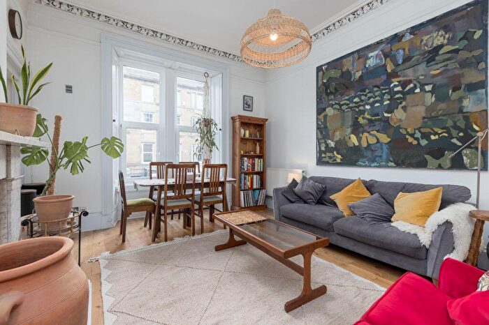 3 Bedroom Flat For Sale In / Brougham Street, Edinburgh, EH3